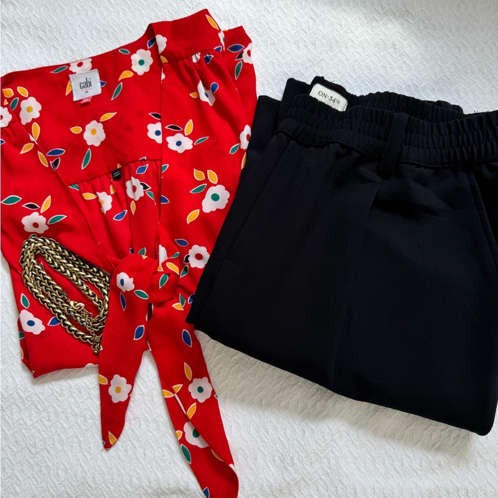 Black Cropped Pleated Trousers